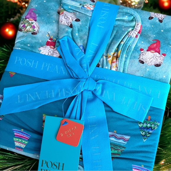 NWT Posh Peanut Limited Edition Xmas Gnomey/Sierra Patoo & Lovey set